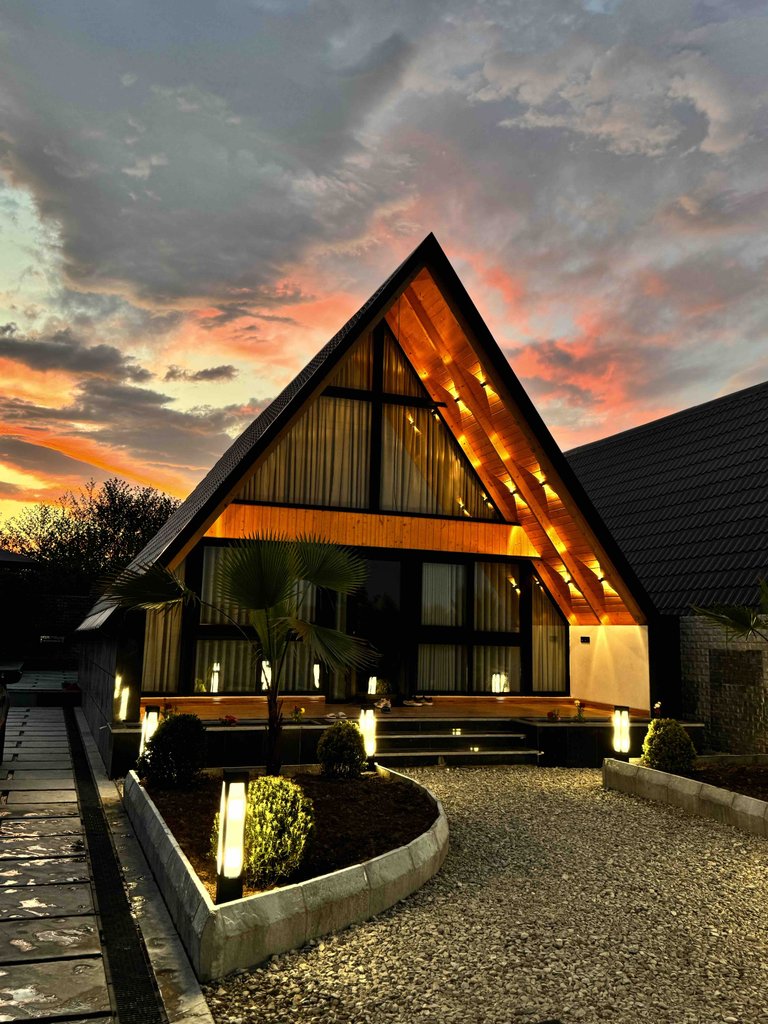 ویلا دوخوابه دوبلکس سوئیسی لنا - نمای اصلی