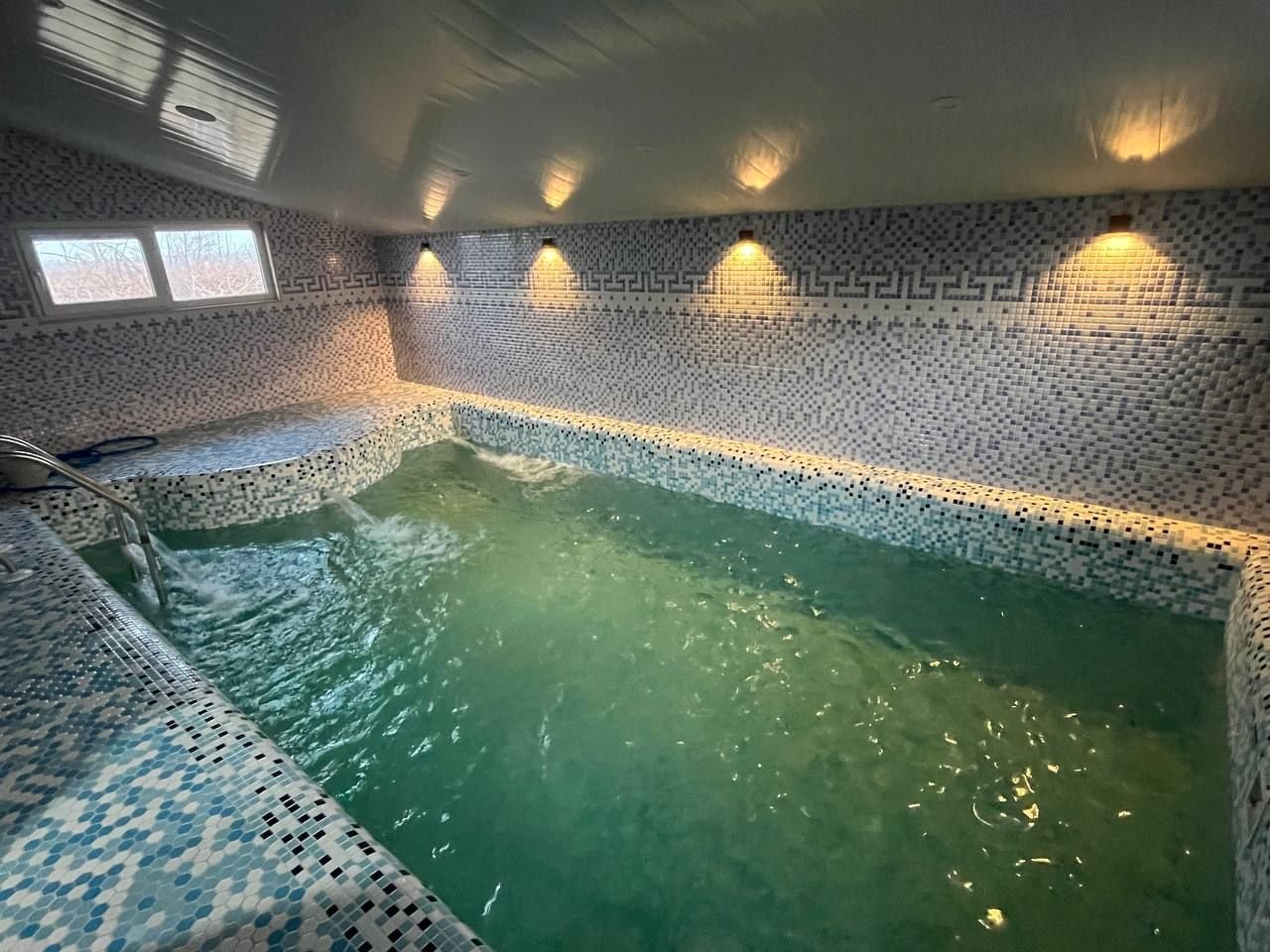 ویلا سه خوابه استخردار آبگرم سوئیسی جعفری