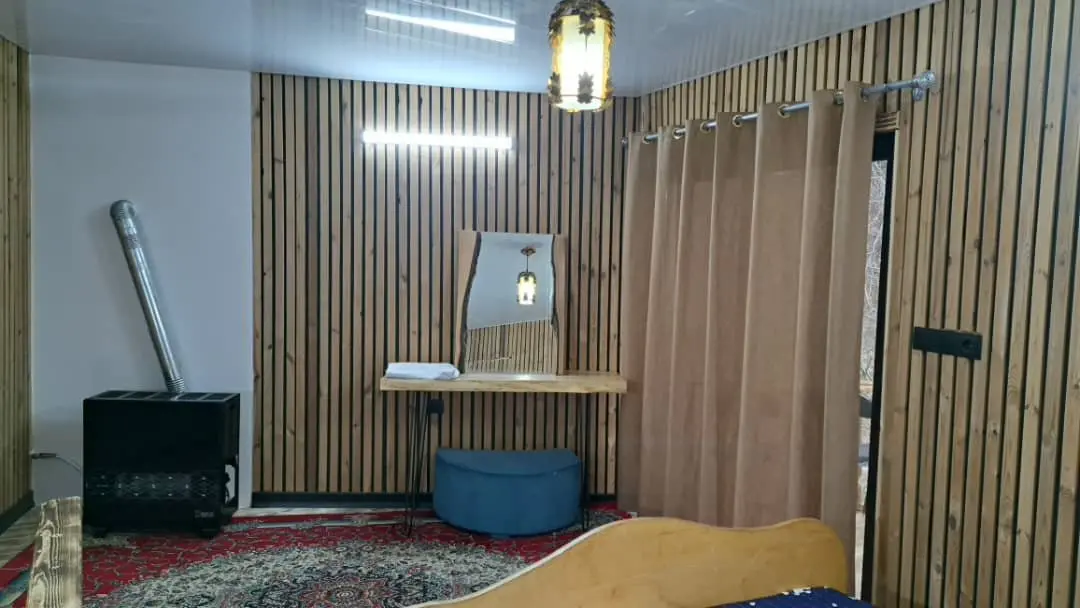 کلبه یک خوابه جنگلی نامی