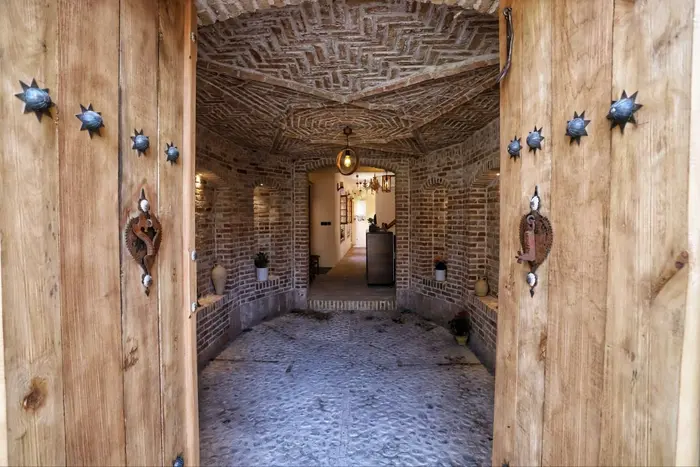 اقامتگاه سنتی خانه یار - واحد دوتخته منیژه - ورودی