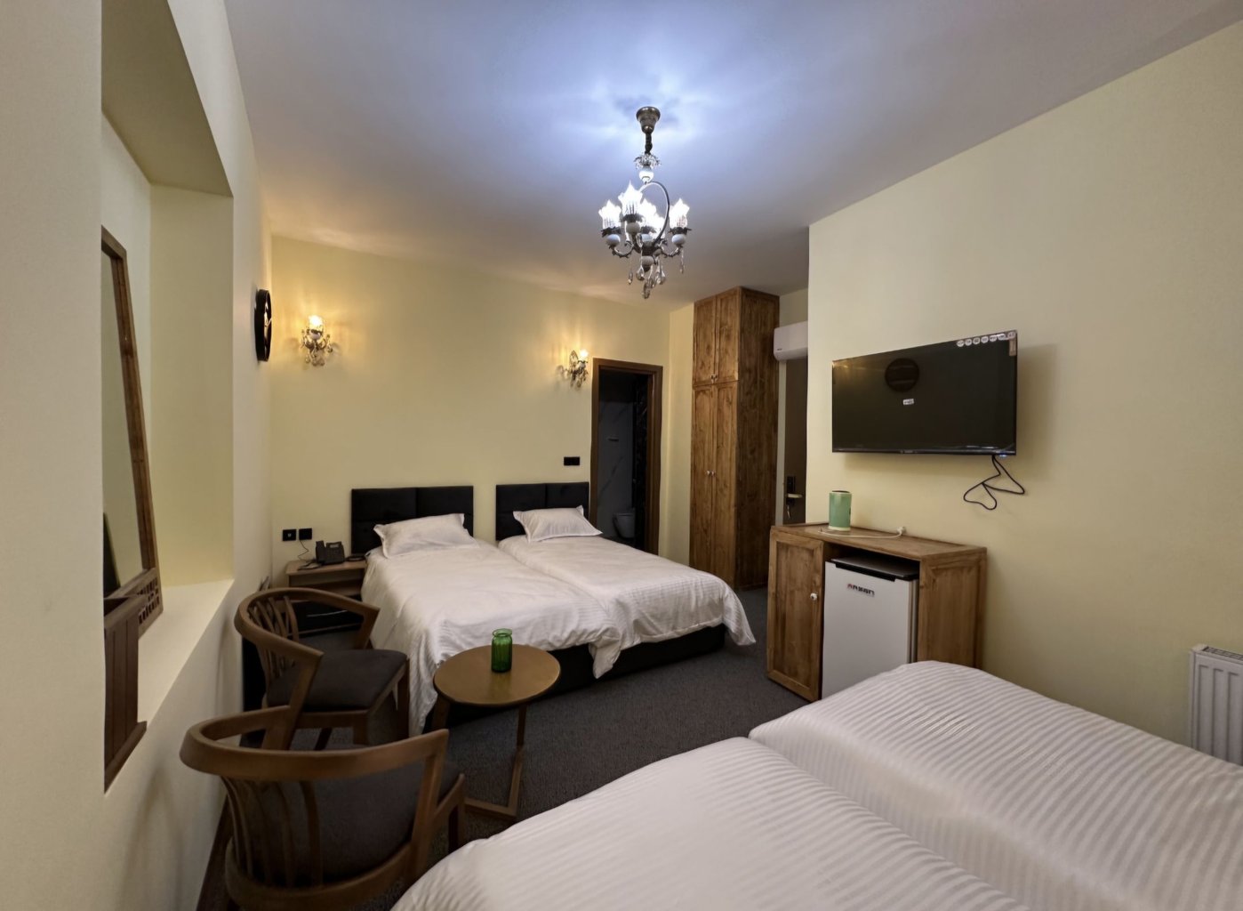 اقامتگاه سنتی خانه یار - واحد چهارتخته مجنون