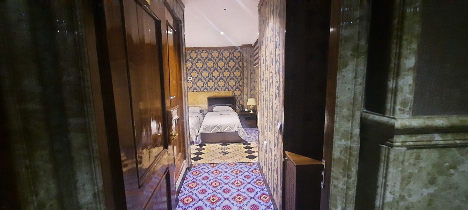 سوئیت اتابک - واحد ۳۰۳