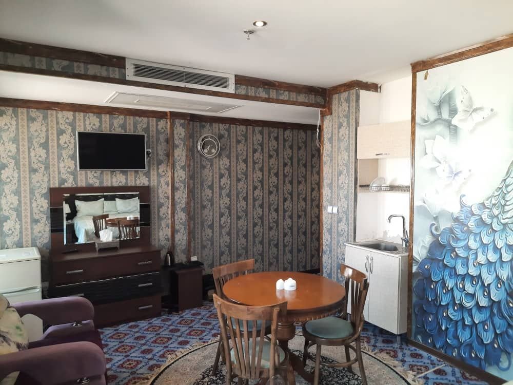 سوئیت اتابک - واحد ۳۰۵