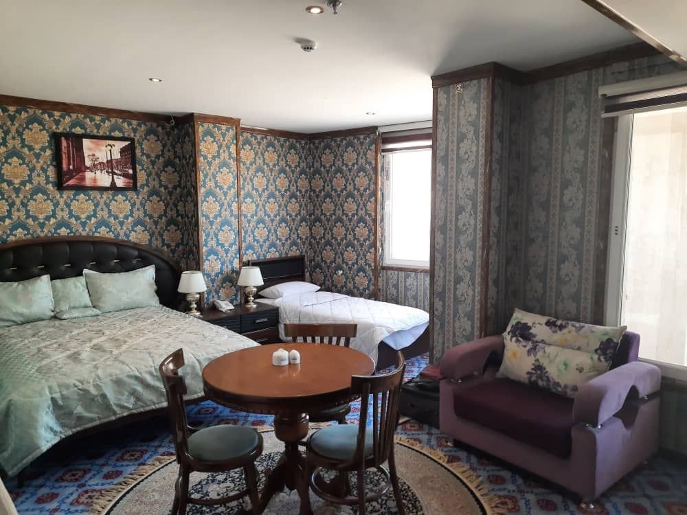 سوئیت اتابک - واحد ۳۰۵