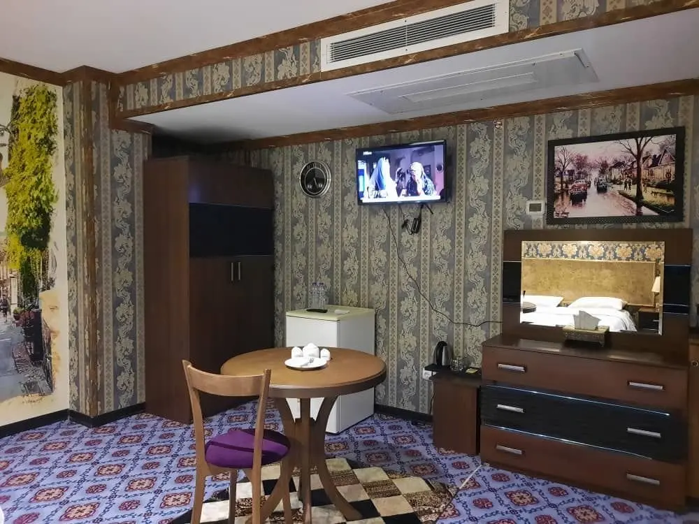 سوئیت اتابک - واحد ۳۰۲