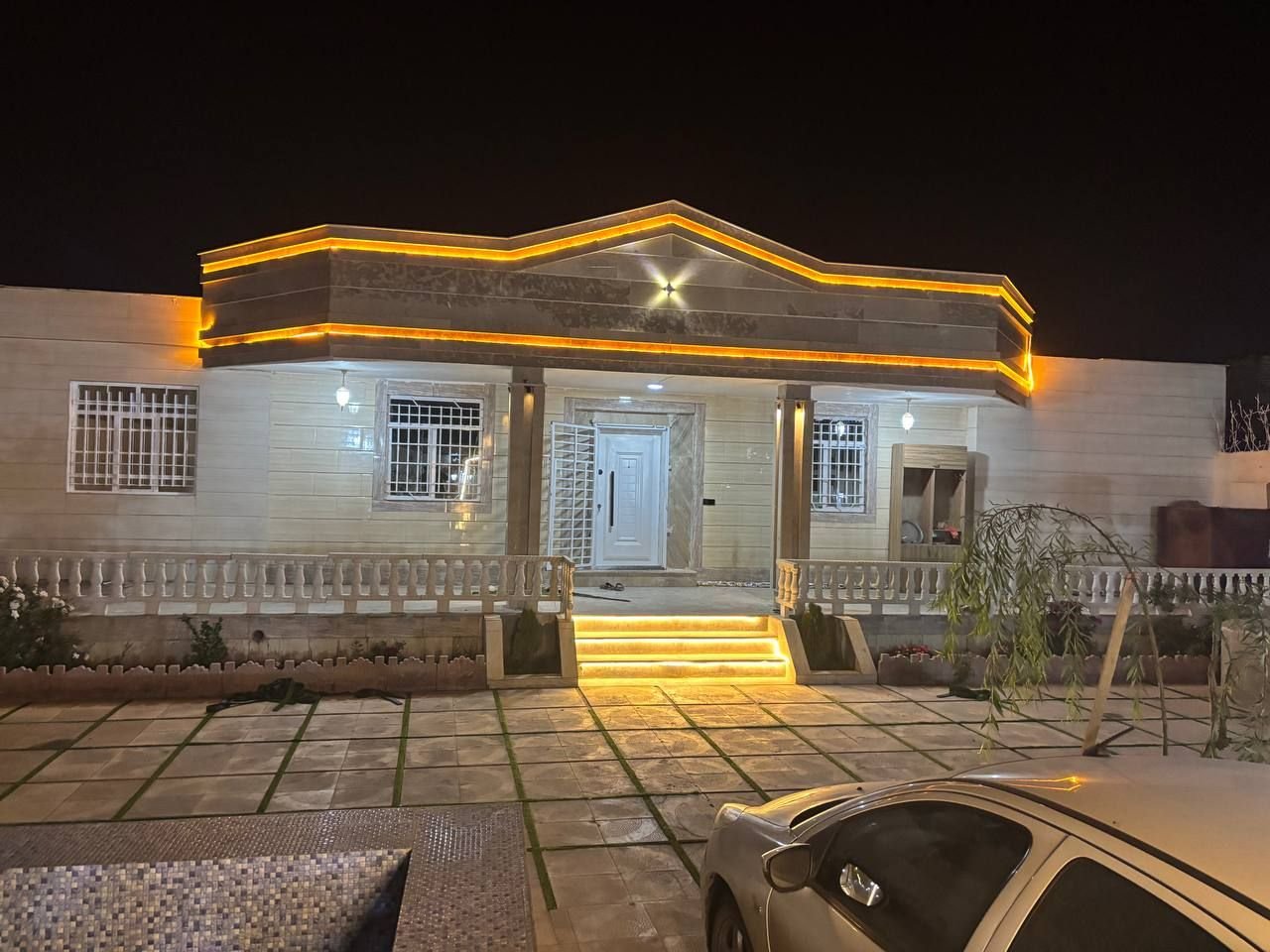 ویلا دوخوابه استخردار آبگرم آرمان رضوان