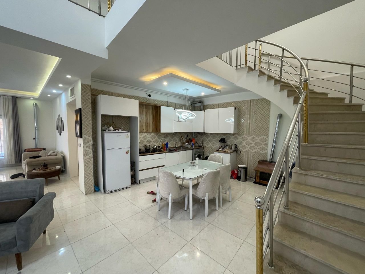ویلا عمارت نیکان کردان