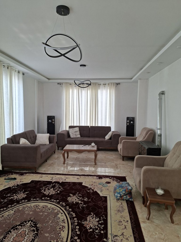 ویلا یک خوابه استخردار آبگرم باغ هیوا