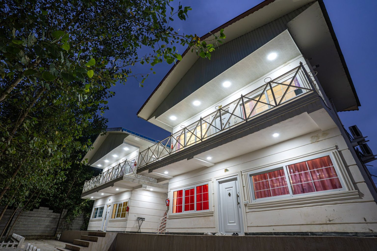 یک خوابه داریوش هلن