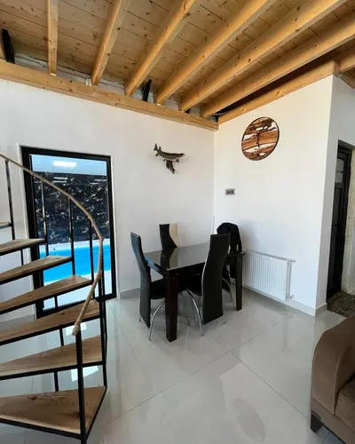 ویلا یک خوابه استخردار سوئدی مهر و ماه