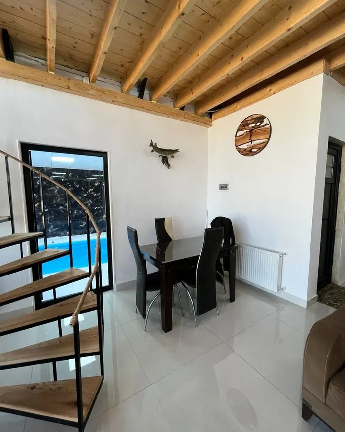 ویلا یک خوابه استخردار سوئدی مهر و ماه