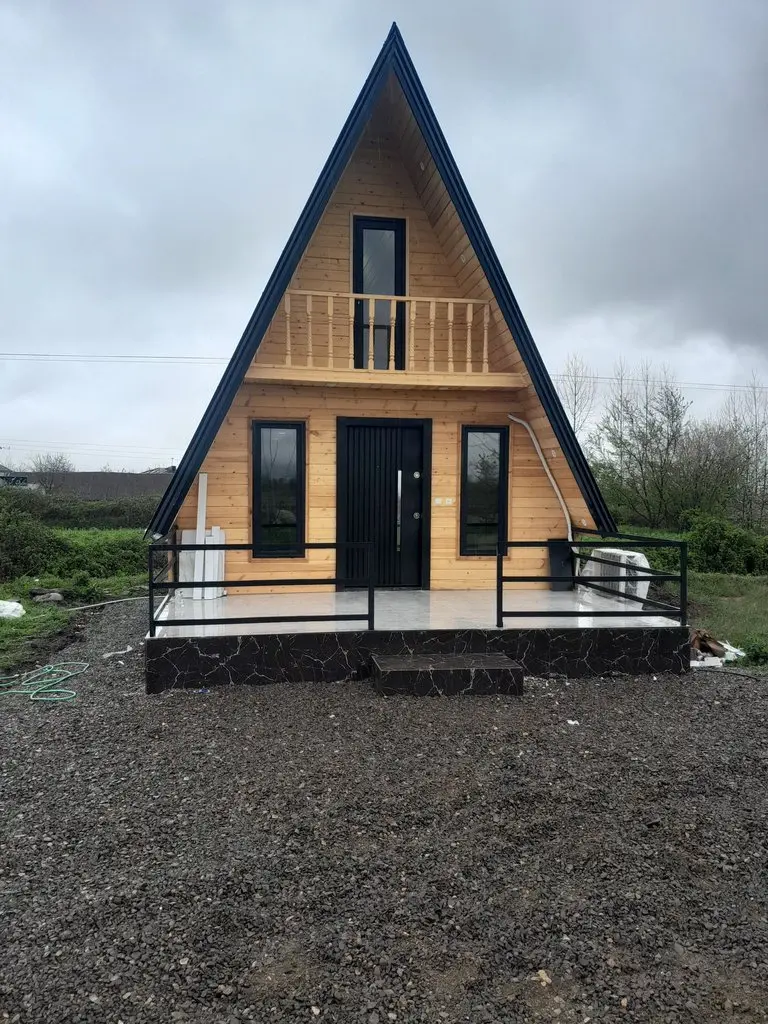 کلبه یک خوابه سوئیسی آفرین