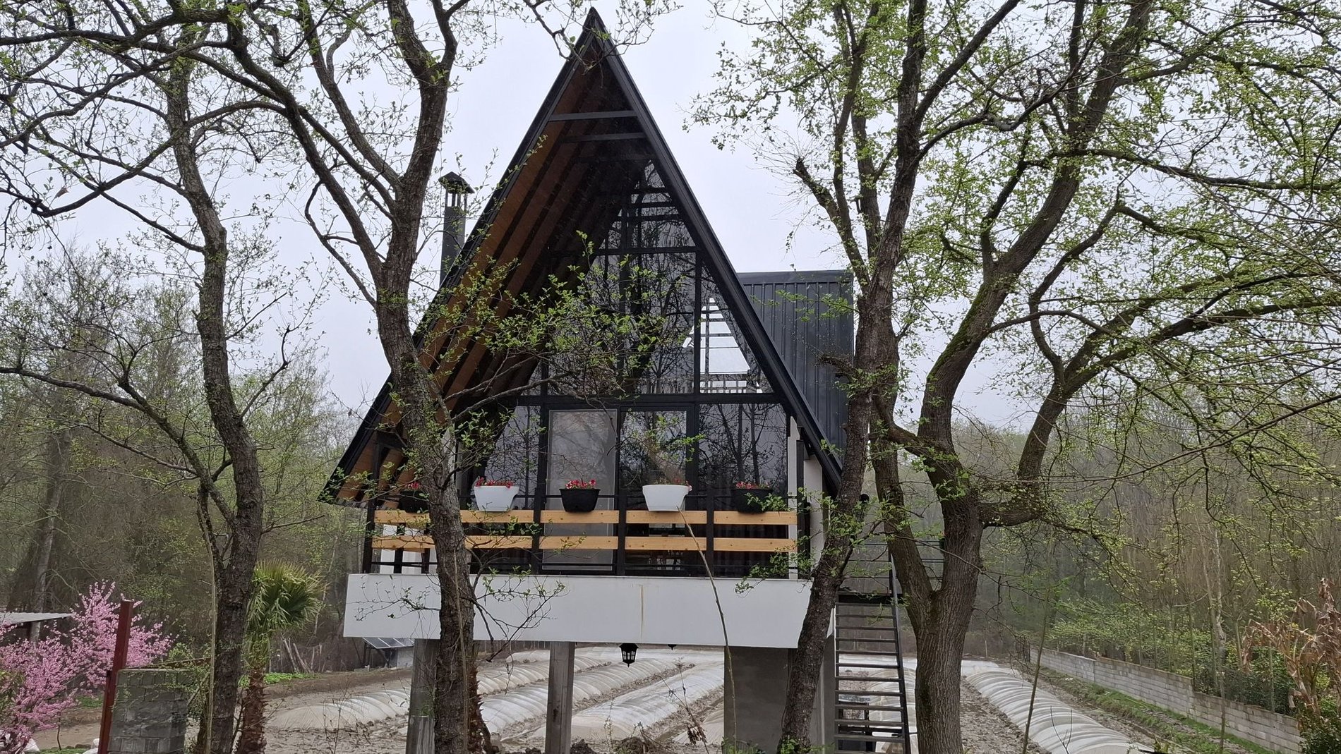 کلبه دوخوابه سوئیسی پناه