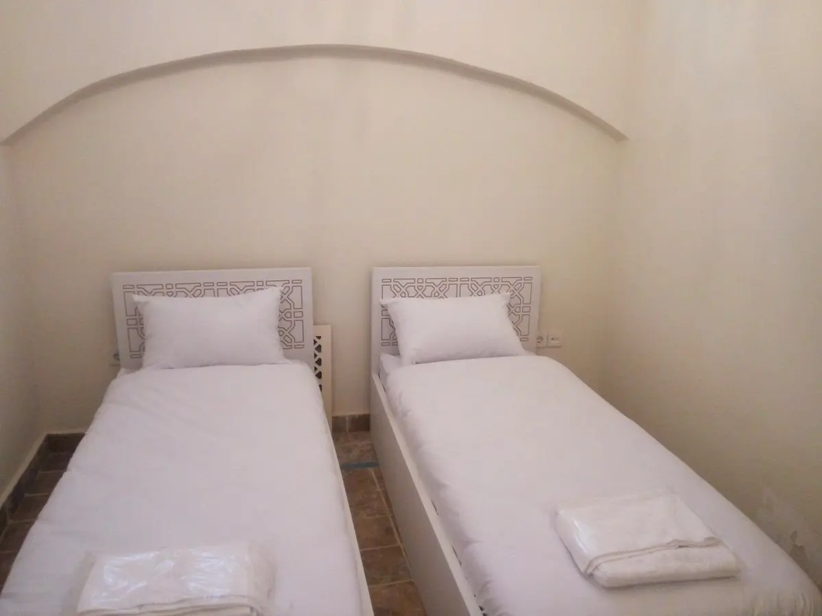 اقامتگاه سنتی گل بانو - واحد توئین زیرزمین ۱۰۳