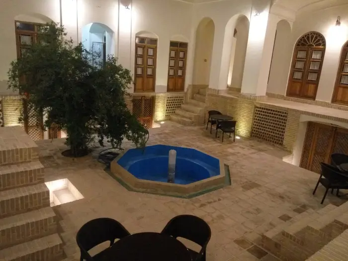 اقامتگاه سنتی گل بانو - واحد شاه نشین ۱۰۱