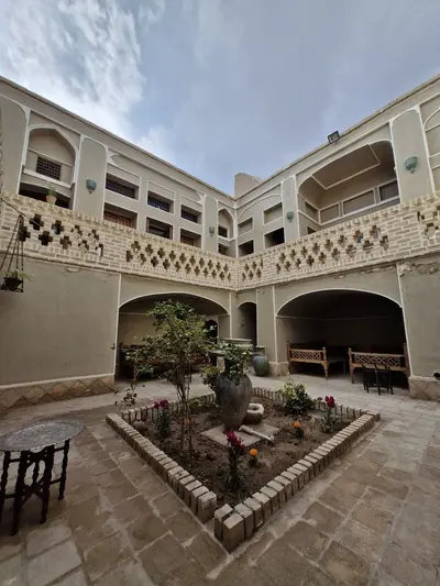 بومگردی دولت سرا - واحد دو