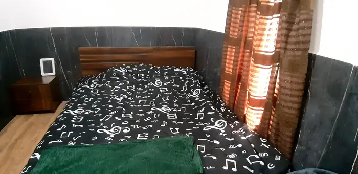 کلبه دوخوابه سوئیسی آزادی 1