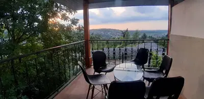 کلبه دوخوابه سوئیسی آزادی 2