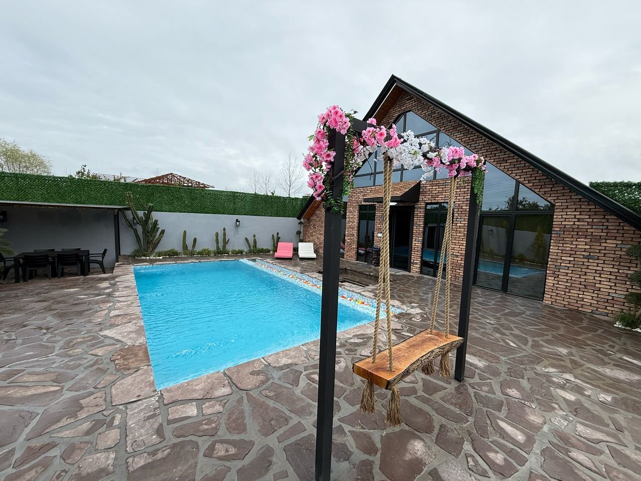 دوخوابه استخردار آبگرم حیات ۱۵