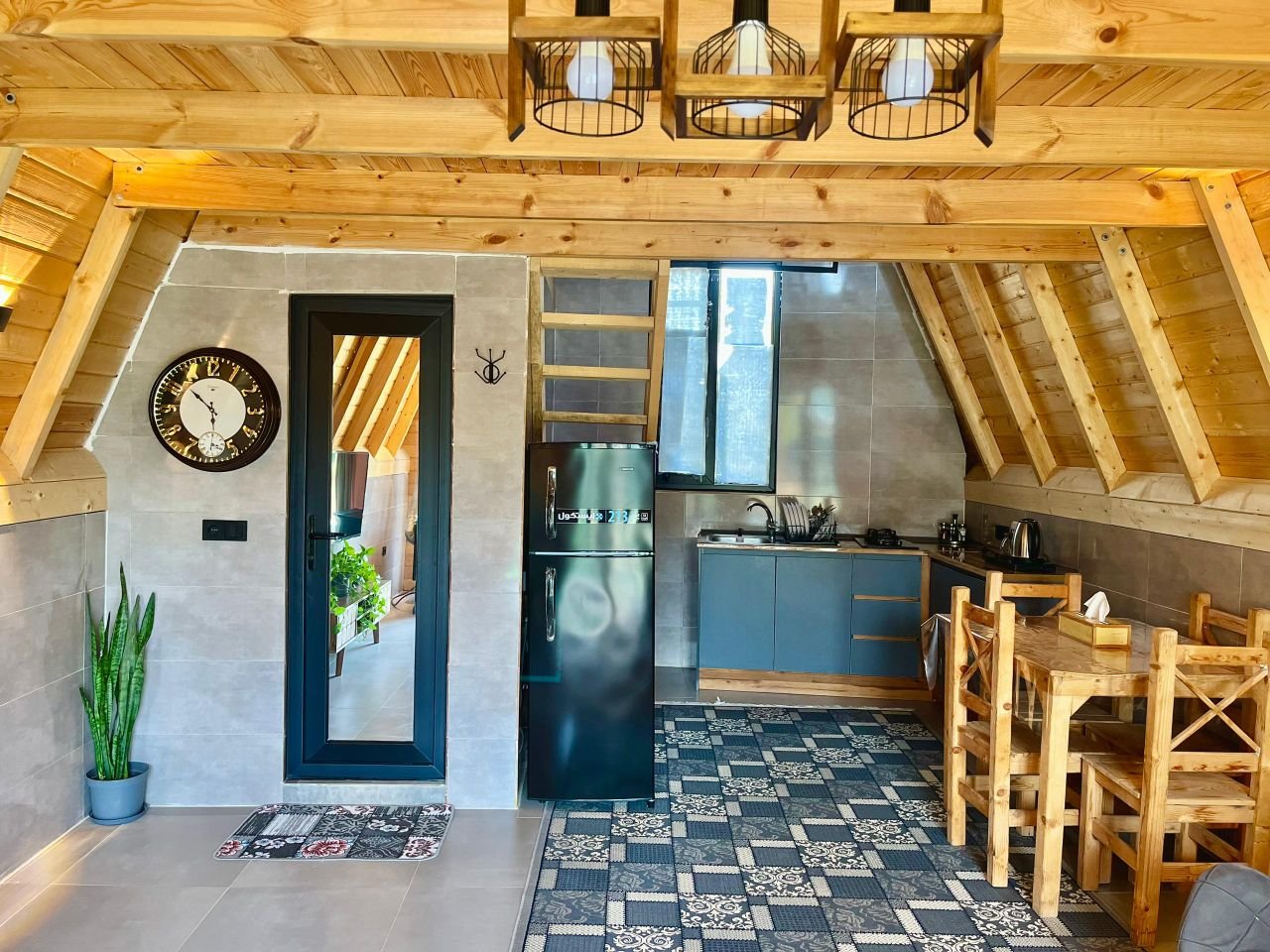 یک خوابه سوئیسی دوبلکس یزدان 1