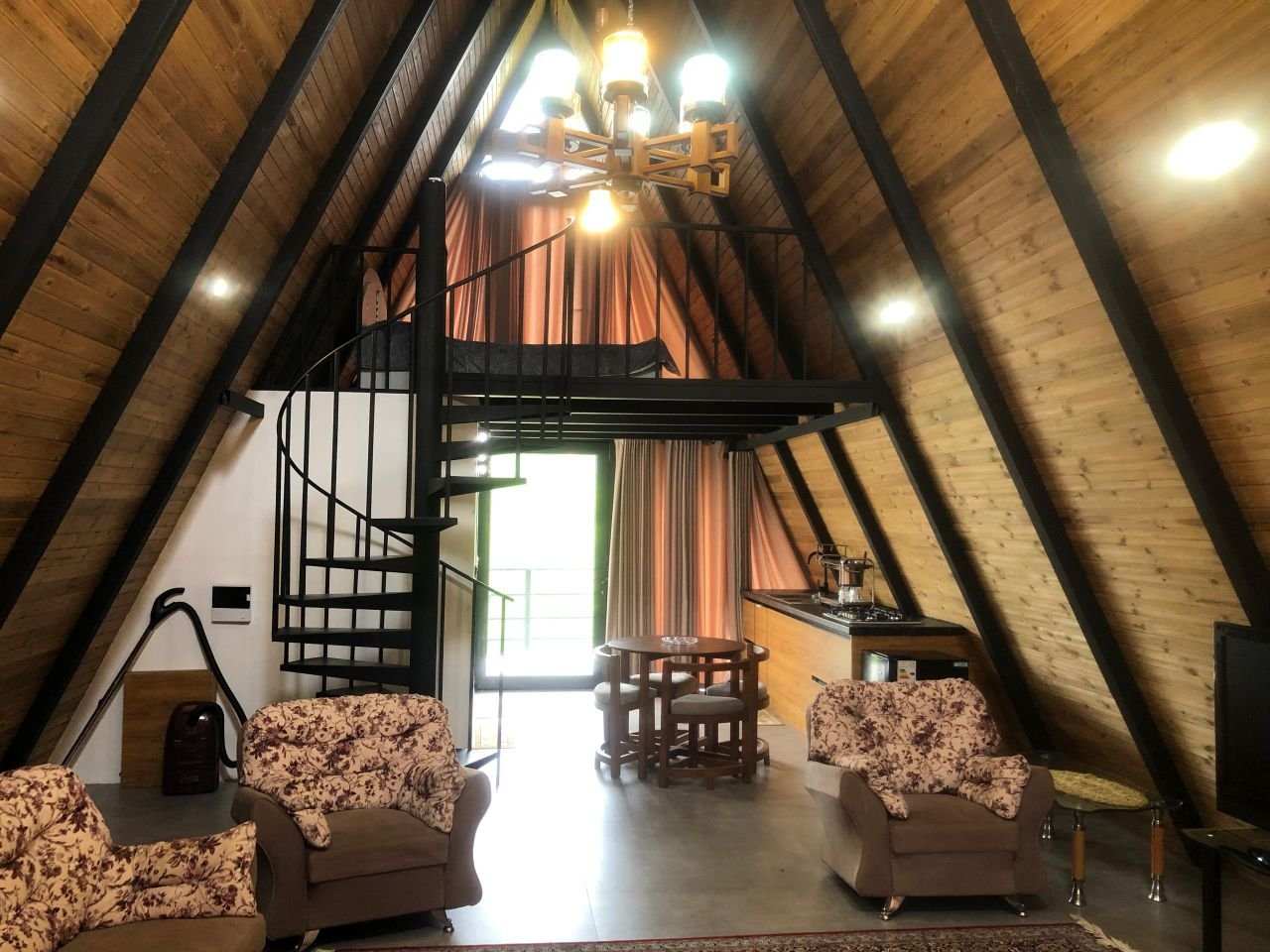 کلبه یک خوابه سوئیسی سانشاین