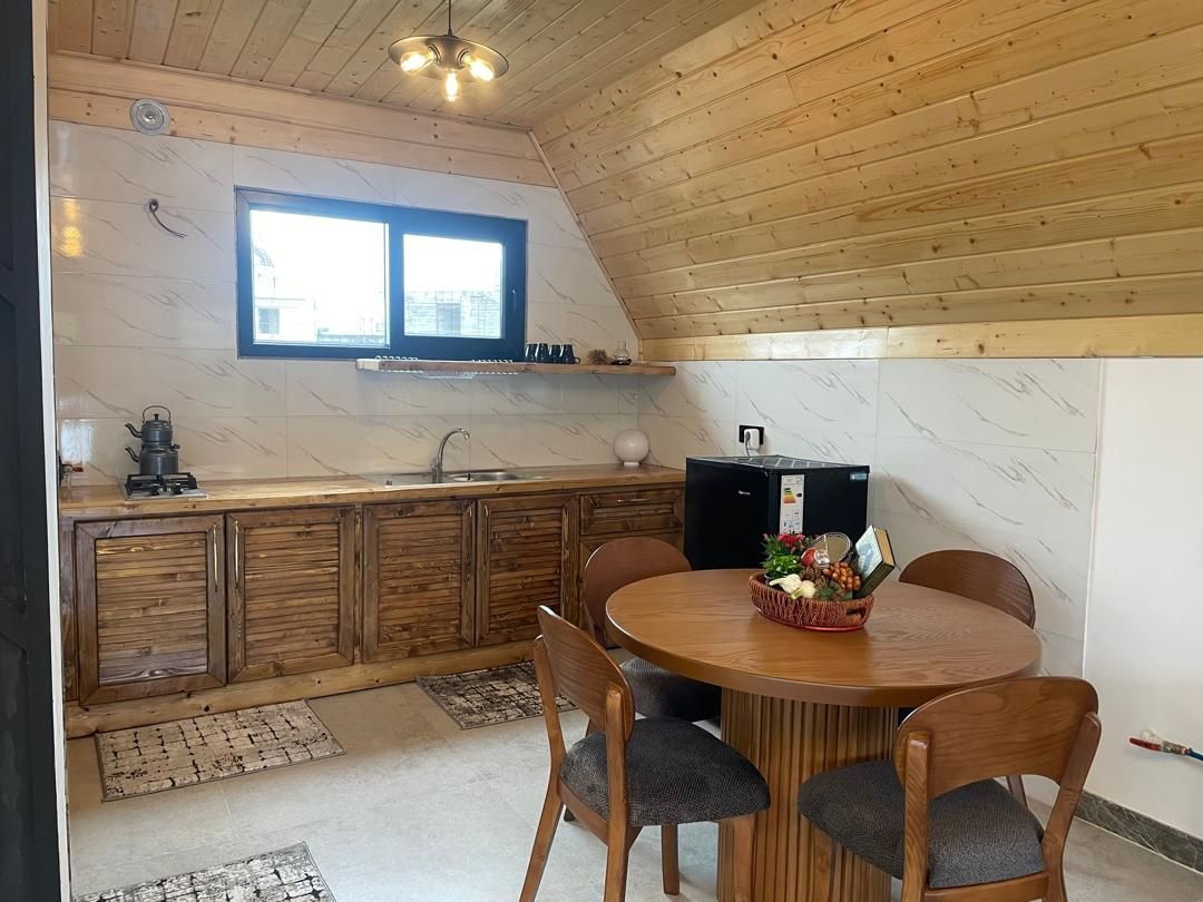 یک خوابه چوبی جانا