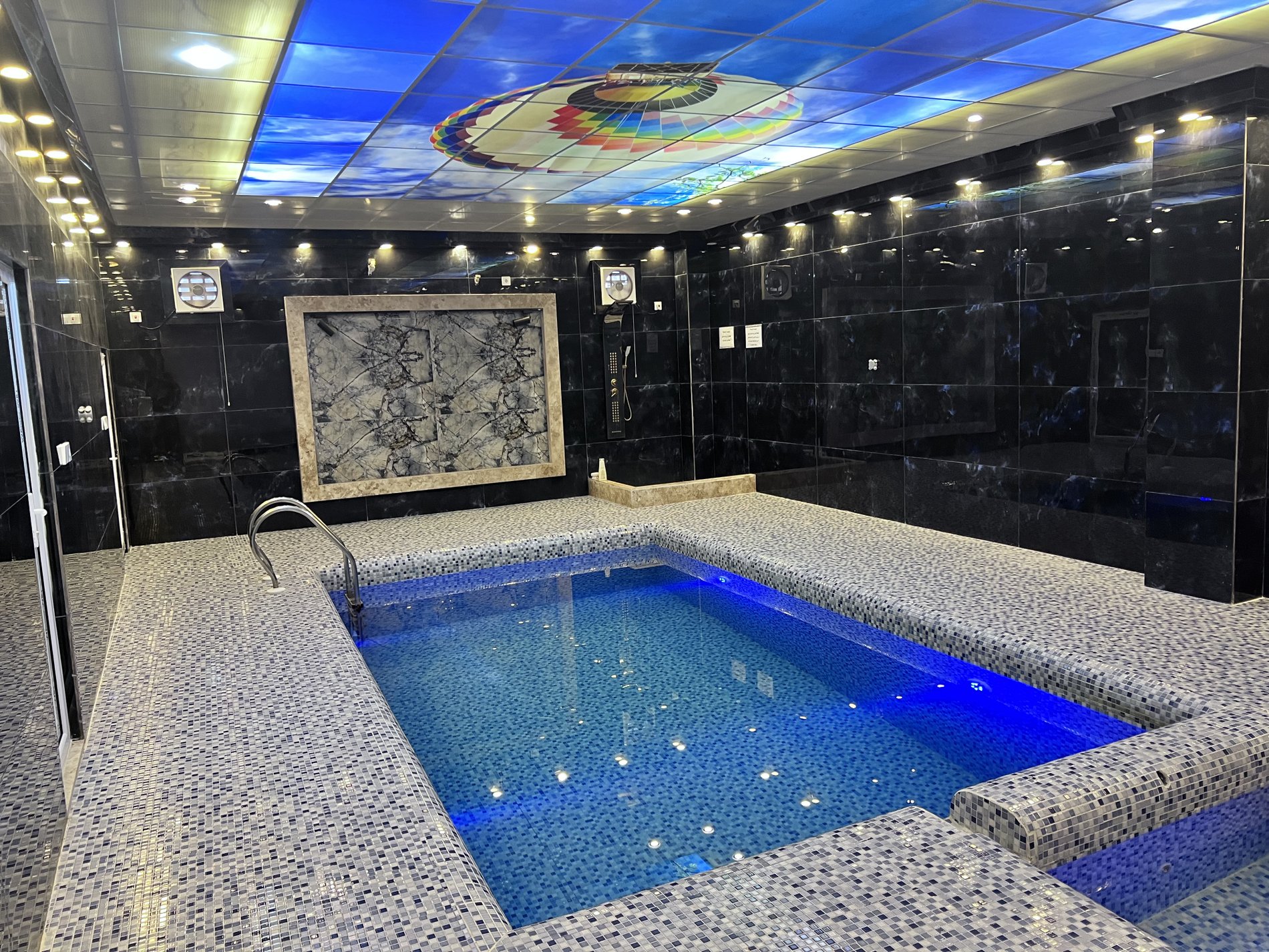 ویلا دوخوابه استخردار آبگرم تقی زاده 5