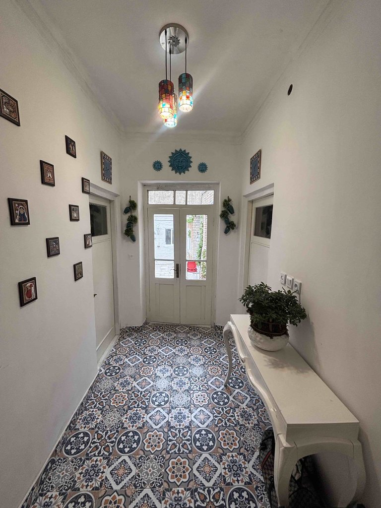 اقامتگاه سنتی خانه خورشید حصار - واحد سرو