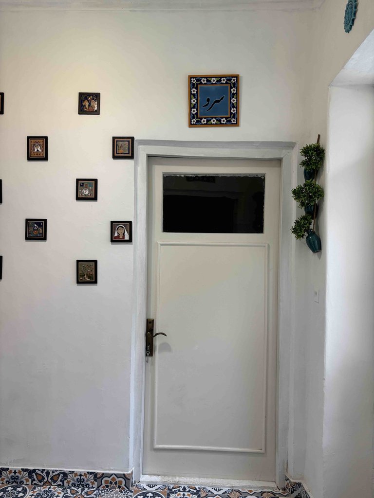 اقامتگاه سنتی خانه خورشید حصار - واحد سرو