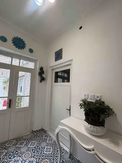 اقامتگاه سنتی خانه خورشید حصار - واحد سرو