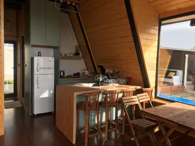 کلبه دوخوابه سوئیسی دوبلکس استخردار درنا