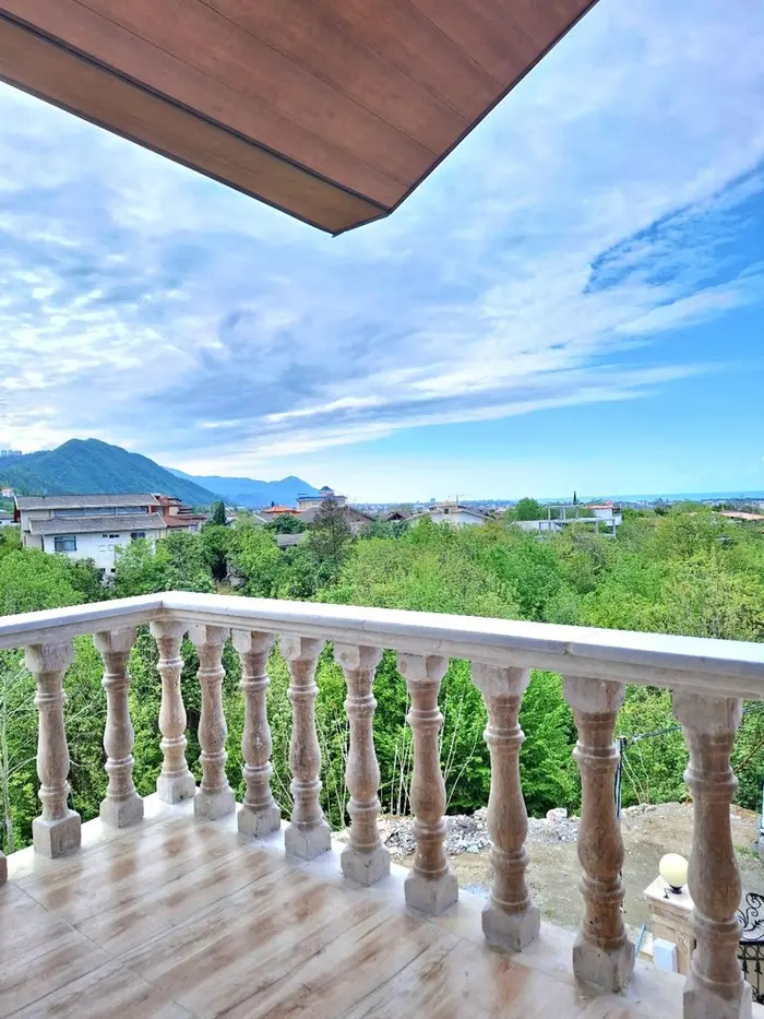 ویلا یک خوابه جکوزی دار برلیان - فضای تراس از زاویه روبه رو