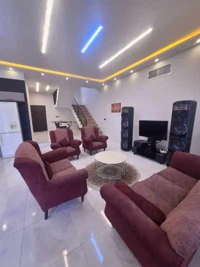 ویلا چهارخوابه استخردار آبگرم رویال مدرن