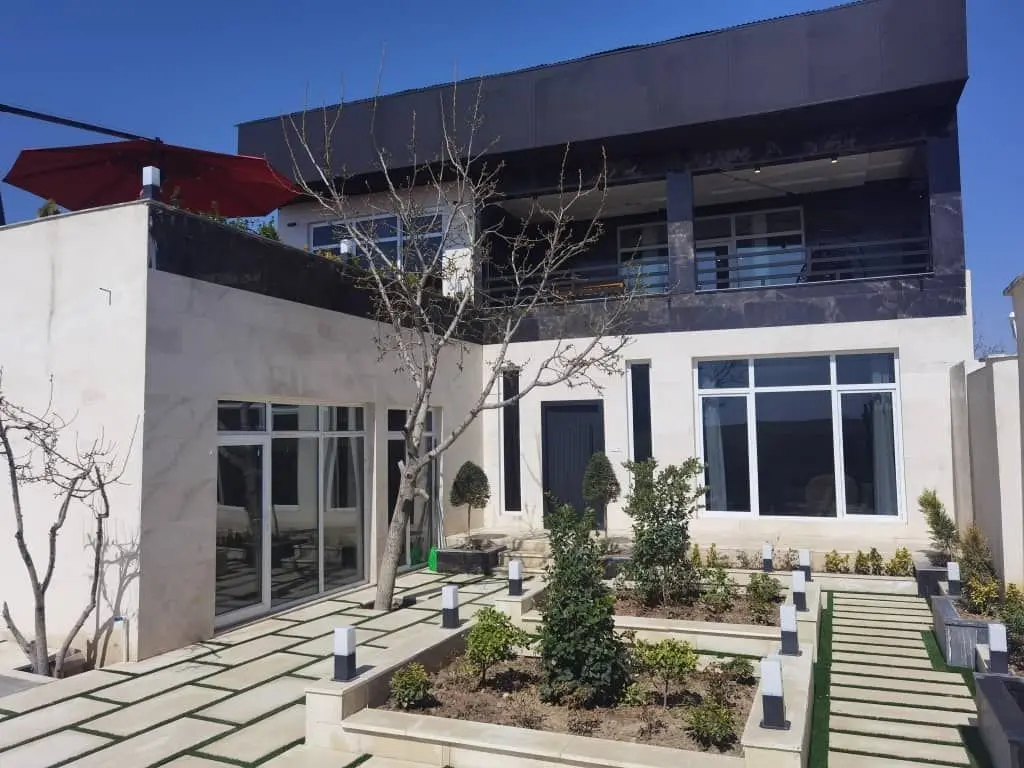 ویلا سه خوابه استخردار آبگرم دریاچه آرامش - نمای اصلی