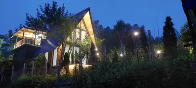 کلبه دوخوابه سوئیسی پسر جنگل