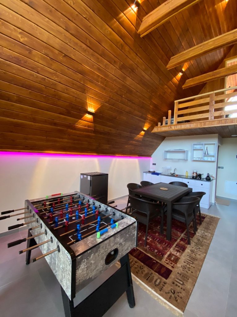 دوخوابه سوئیسی سنایی