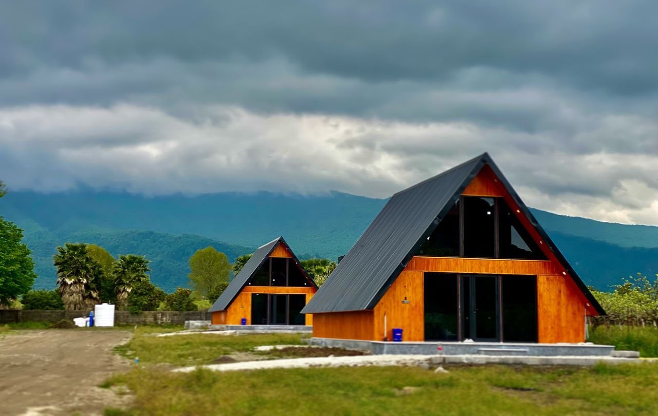 کلبه دوخوابه سوئیسی سنایی