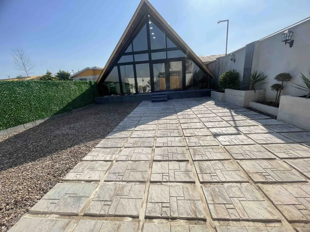 کلبه دوخوابه سوئیسی خوشه چین - انتخاب عنوان تصویر