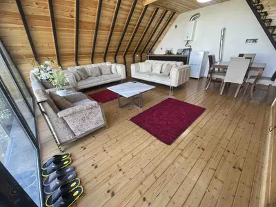 کلبه دوخوابه سوئیسی خوشه چین