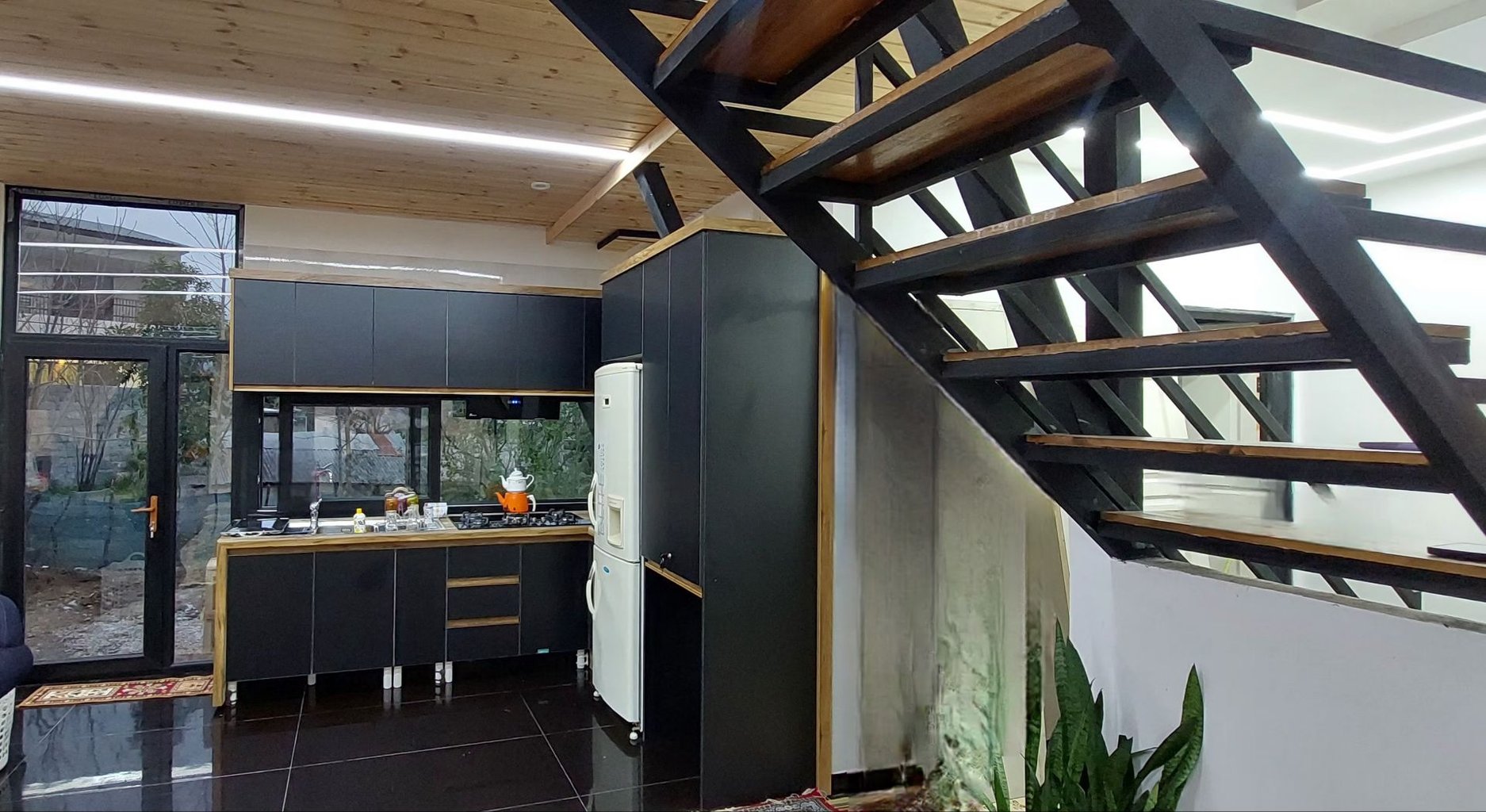 ویلا کلبه سویسی جنگلی آراد 1