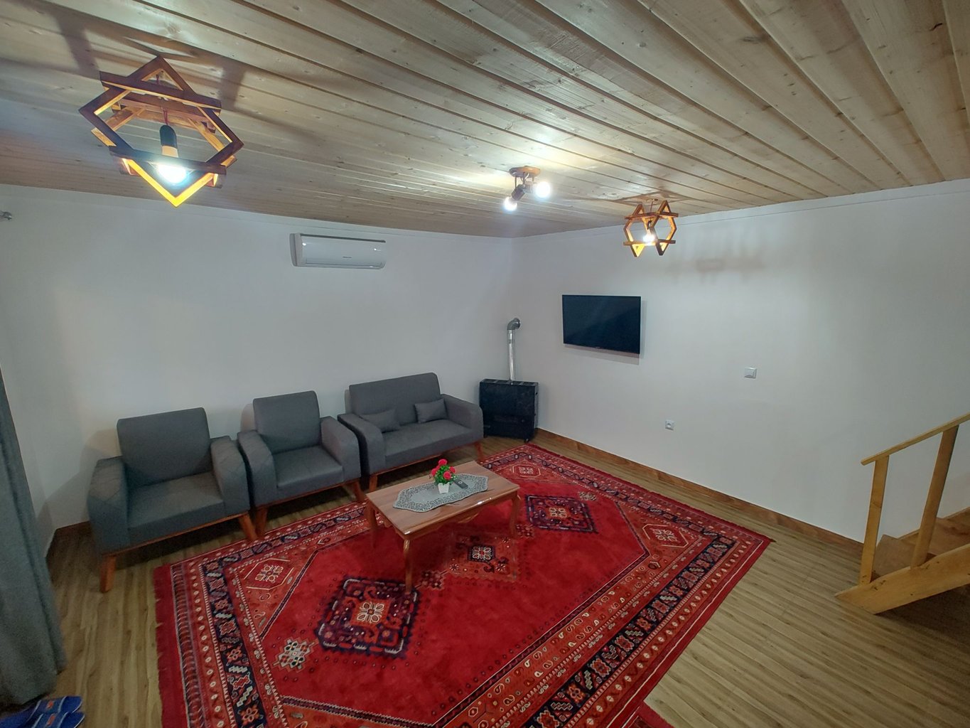 یک خوابه ماه دخت