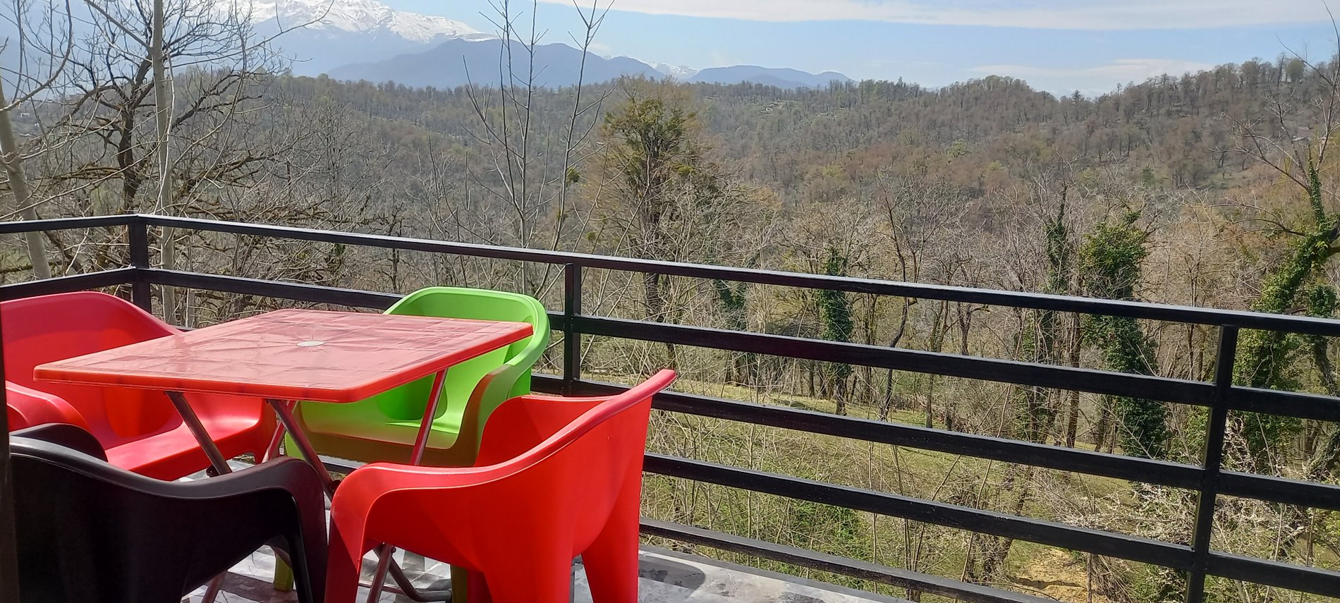 کلبه یک خوابه سوئیسی جنگلی افرا