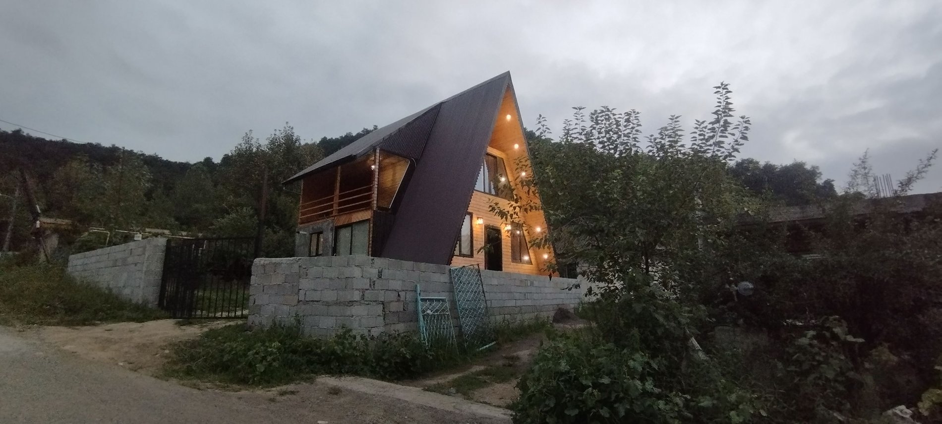 کلبه یک خوابه جنگلی آیسو