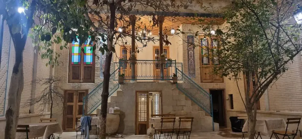 اقامتگاه سنتی طاق ستاره - واحد بنفشه