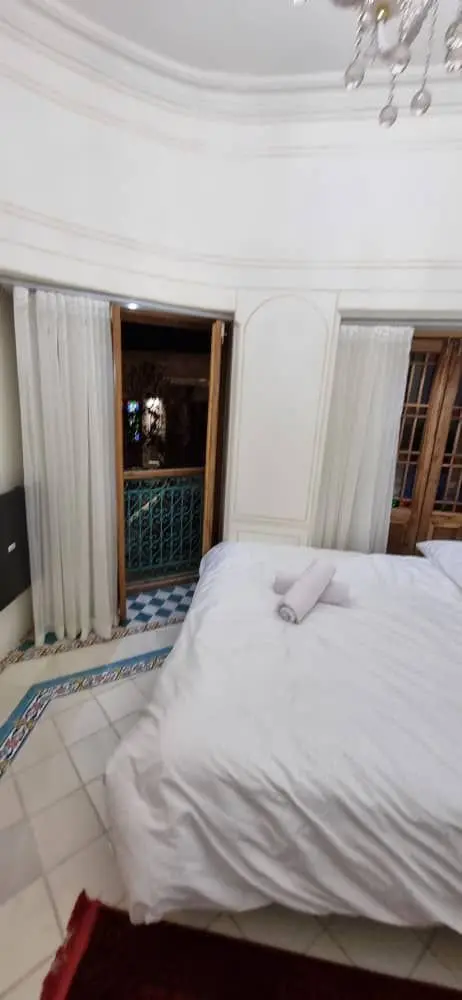 اقامتگاه سنتی طاق ستاره - واحد بنفشه