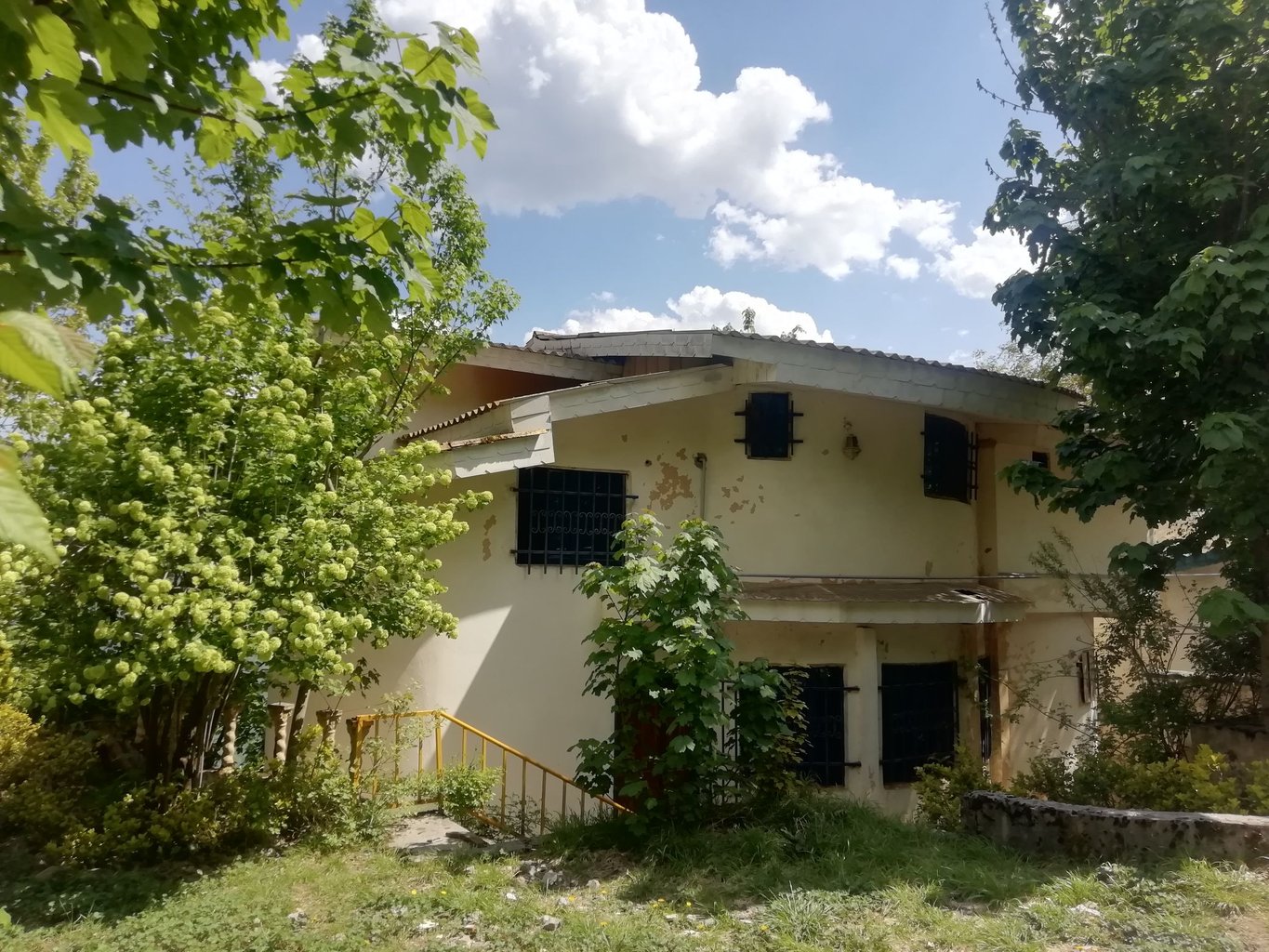 ویلا یک خوابه جنگلی گالشی - نمای ساختمان