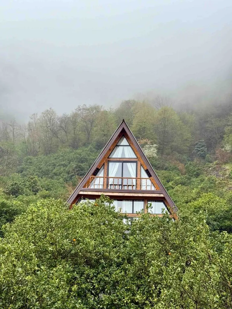 کلبه دوخوابه سوئیسی اطلس - انتخاب عنوان تصویر