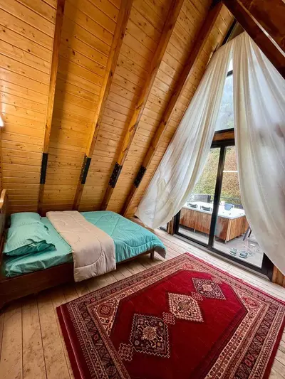 کلبه دوخوابه سوئیسی اطلس