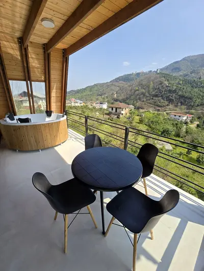 کلبه دوخوابه جکوزی دار جنگلی سوئیسی باکلان