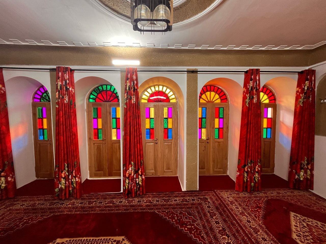 اقامتگاه سنتی عمارت امینی - واحد شاه نشین